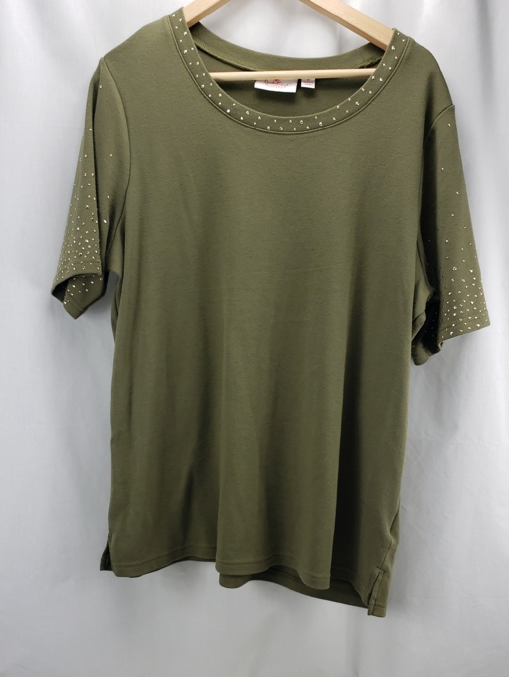 Quacker Factory Studded Short Sleeve Khaki Green Top Size 1X